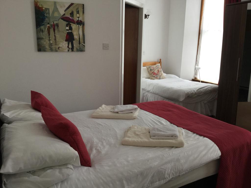 The Dunn Thing Guest House Еър Стая снимка